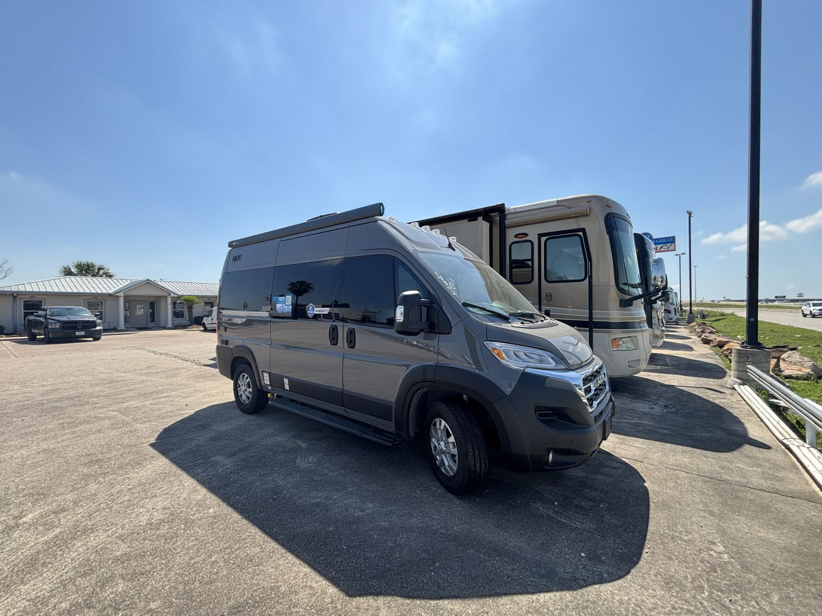 2027 Thor Motor Coach RIZE 18M Class B Camper Van